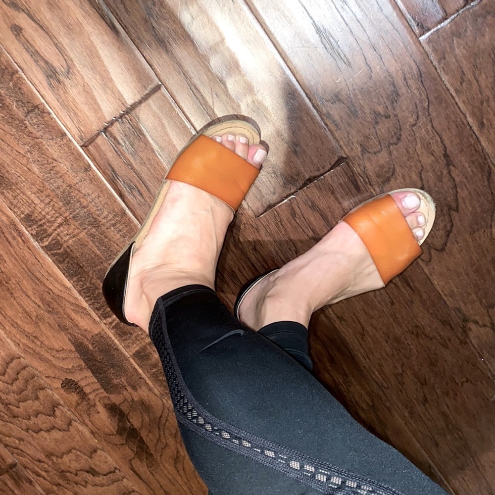 Merona brown & black flats sandals open toe size 8​